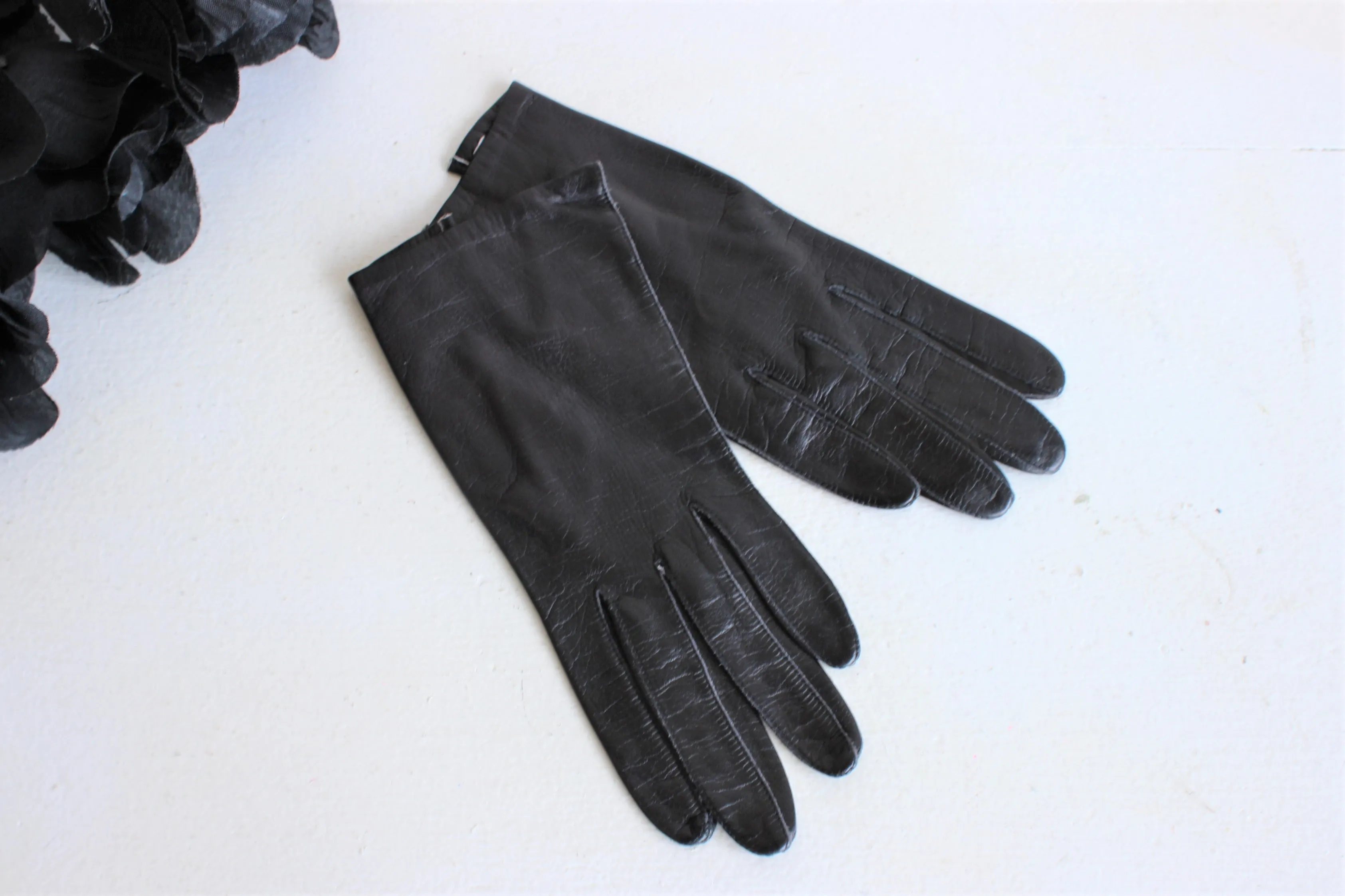 Vintage 1960s Black Leather Gloves, Size 6