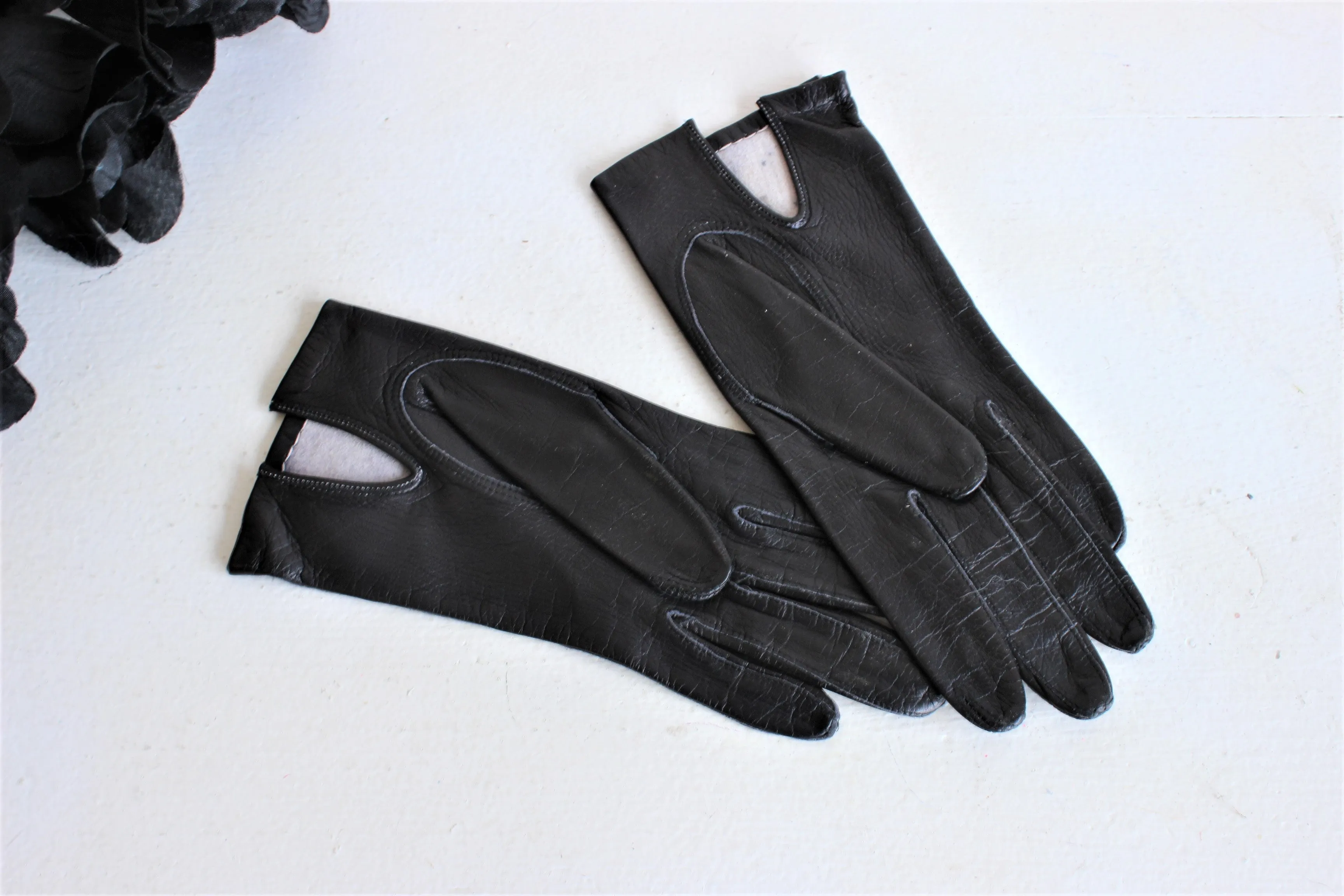 Vintage 1960s Black Leather Gloves, Size 6